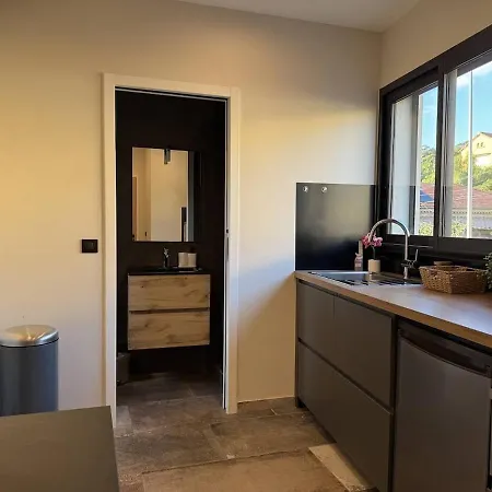 Agave Au Lavandou לה לבאנדו